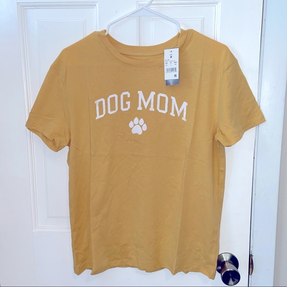 NWT. Dog Mom Short Sleeve Graphic T-Shirt. Medium. - Picture 3 of 6